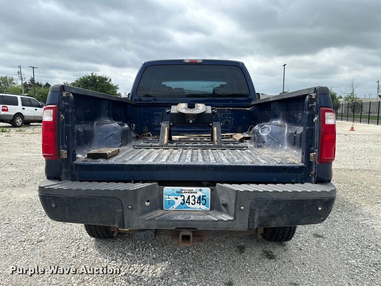 image for item ET6004 2008 Ford F350 Crew Cab pickup truck