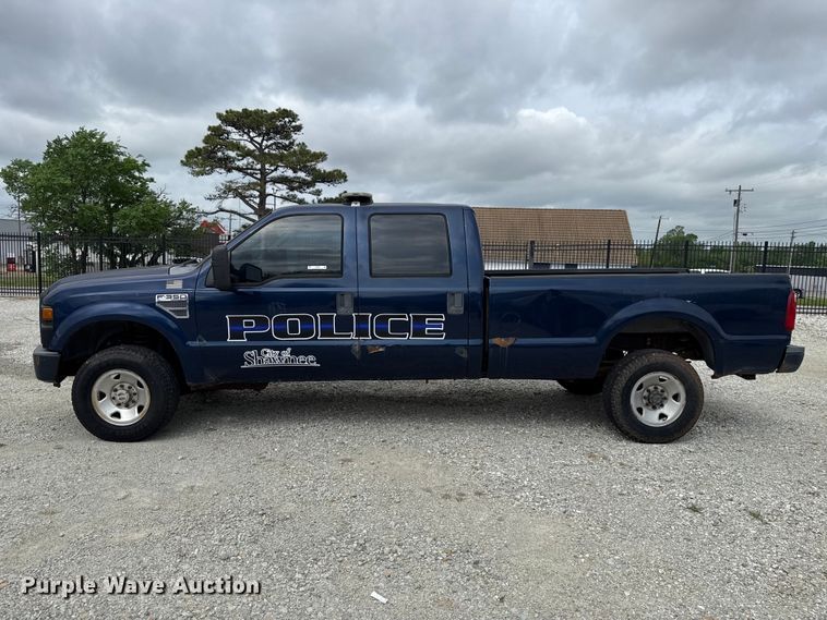 image for item ET6004 2008 Ford F350 Crew Cab pickup truck