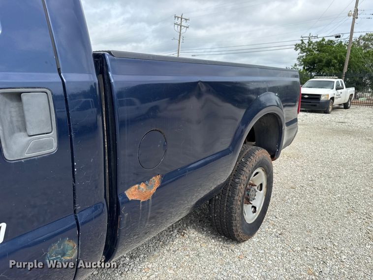 image for item ET6004 2008 Ford F350 Crew Cab pickup truck