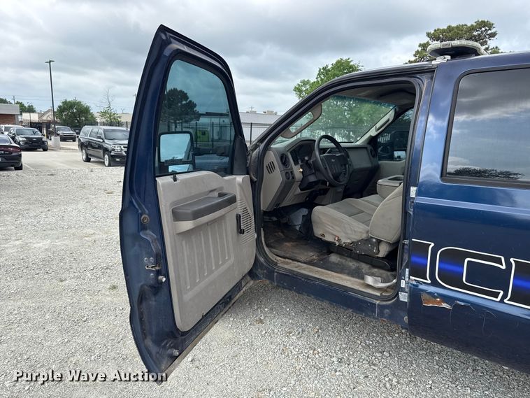 image for item ET6004 2008 Ford F350 Crew Cab pickup truck