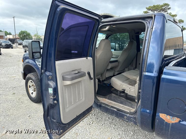 image for item ET6004 2008 Ford F350 Crew Cab pickup truck