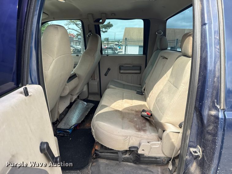 image for item ET6004 2008 Ford F350 Crew Cab pickup truck