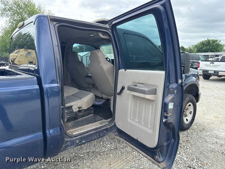 image for item ET6004 2008 Ford F350 Crew Cab pickup truck