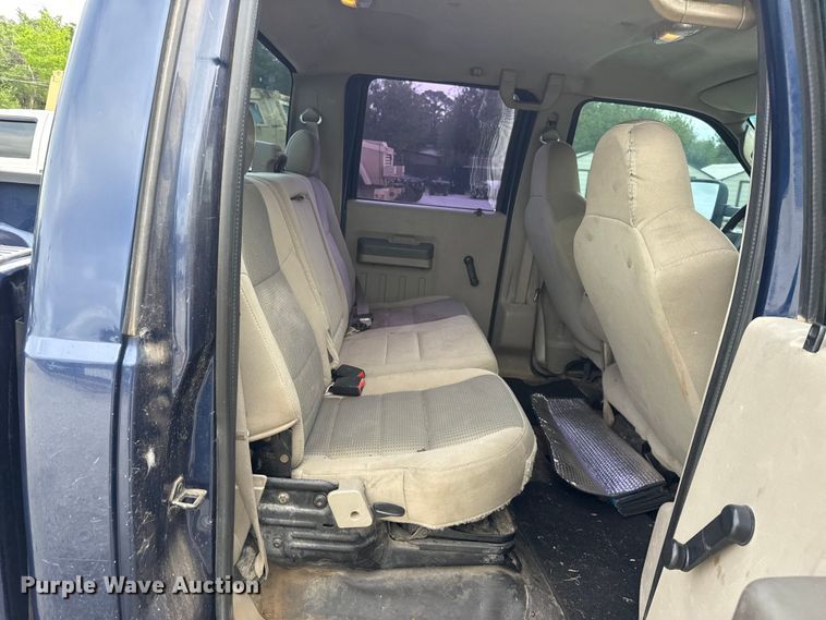 image for item ET6004 2008 Ford F350 Crew Cab pickup truck