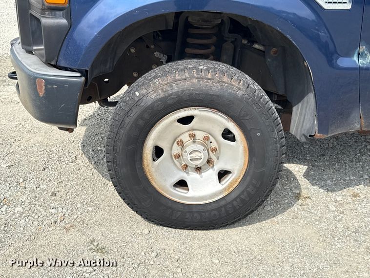 image for item ET6004 2008 Ford F350 Crew Cab pickup truck