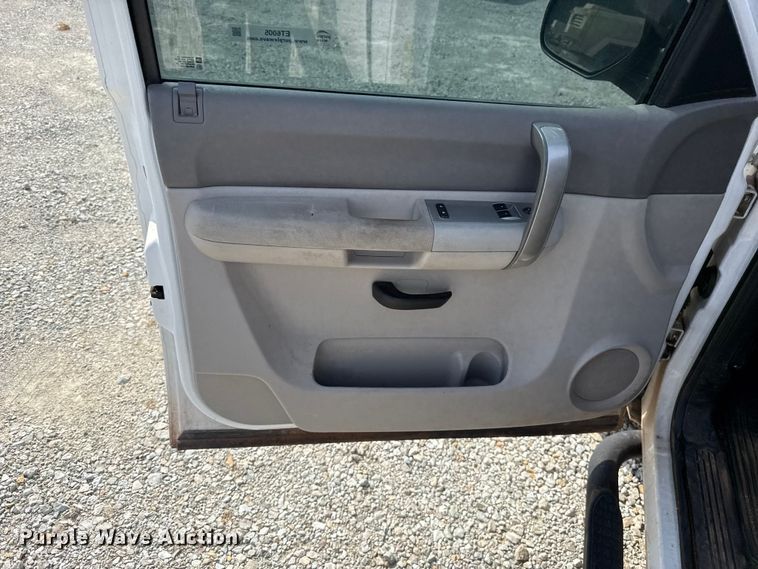 image for item ET6005 2008 Chevrolet Silverado 1500 pickup truck