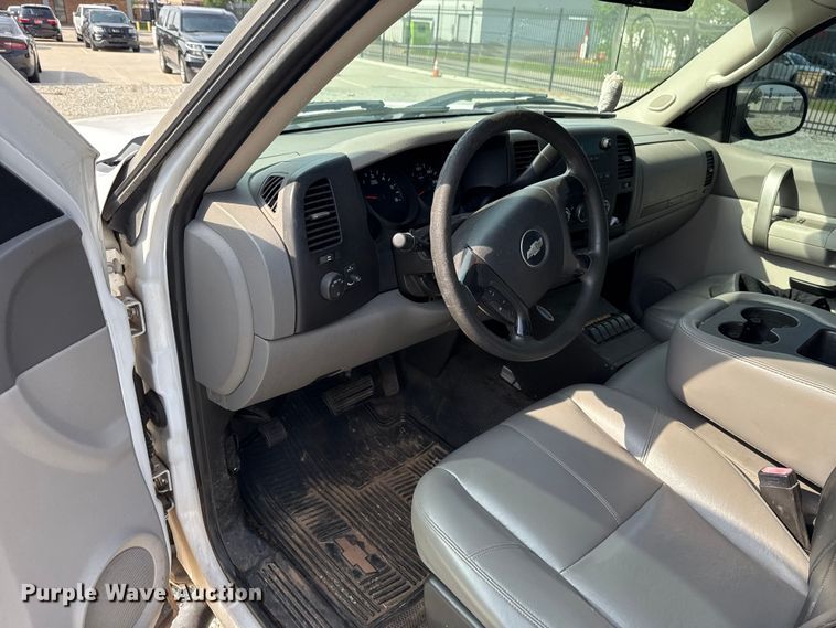 image for item ET6005 2008 Chevrolet Silverado 1500 pickup truck