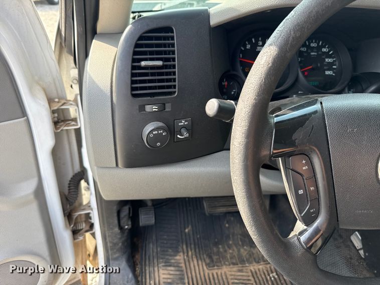 image for item ET6005 2008 Chevrolet Silverado 1500 pickup truck