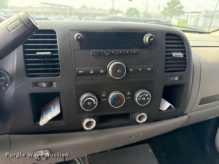 image for item ET6005 2008 Chevrolet Silverado 1500 pickup truck
