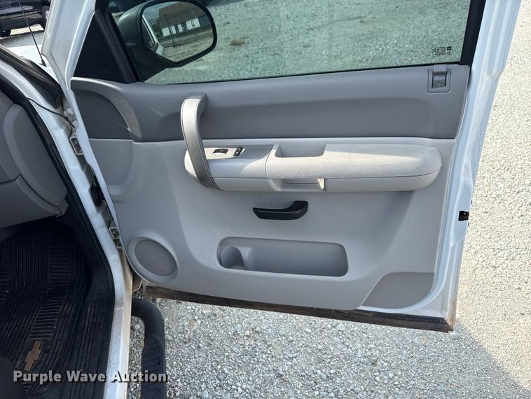 image for item ET6005 2008 Chevrolet Silverado 1500 pickup truck