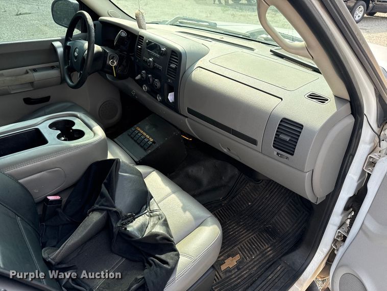 image for item ET6005 2008 Chevrolet Silverado 1500 pickup truck