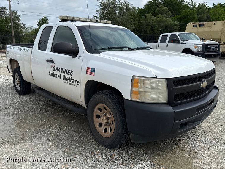 image for item ET6006 2011 Chevrolet Silverado 1500 Ext. Cab pickup truck