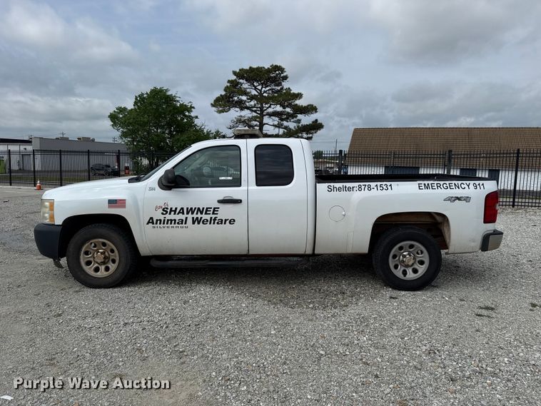 image for item ET6006 2011 Chevrolet Silverado 1500 Ext. Cab pickup truck