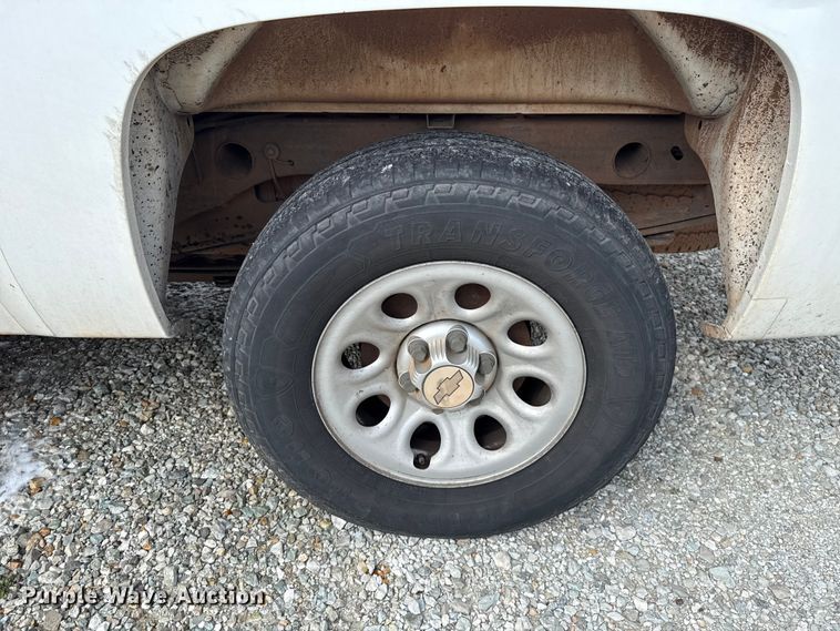 image for item ET6006 2011 Chevrolet Silverado 1500 Ext. Cab pickup truck