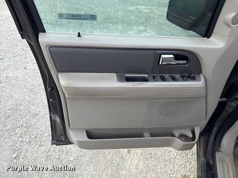 image for item ET6008 2010 Ford Expedition XLT SUV