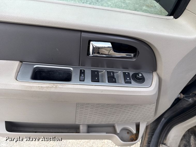 image for item ET6008 2010 Ford Expedition XLT SUV