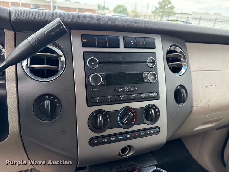 image for item ET6008 2010 Ford Expedition XLT SUV