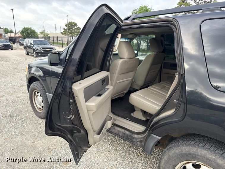 image for item ET6008 2010 Ford Expedition XLT SUV