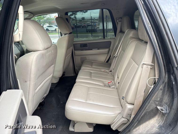 image for item ET6008 2010 Ford Expedition XLT SUV