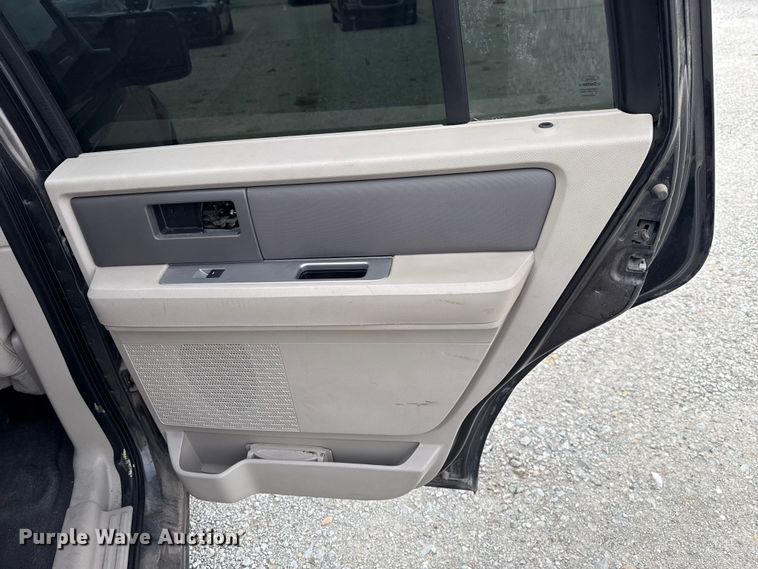 image for item ET6008 2010 Ford Expedition XLT SUV