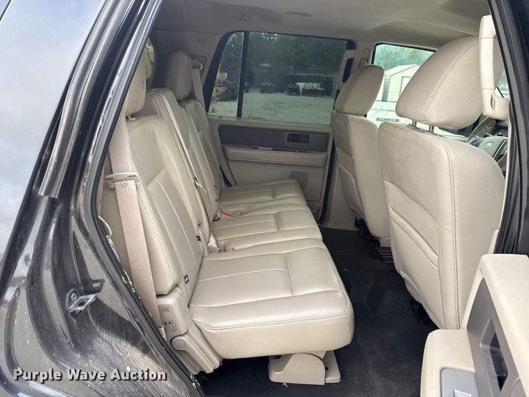 image for item ET6008 2010 Ford Expedition XLT SUV