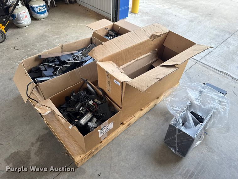 image for item ET6015 Lights and accessories