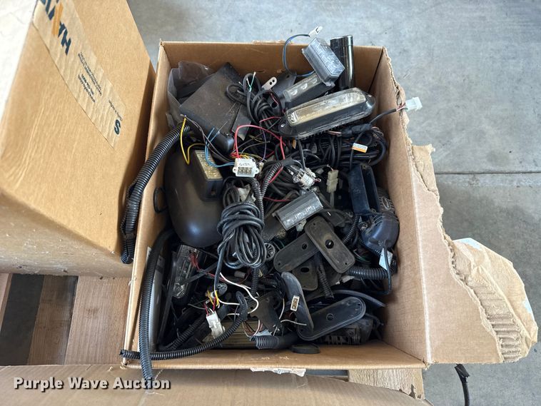 image for item ET6015 Lights and accessories