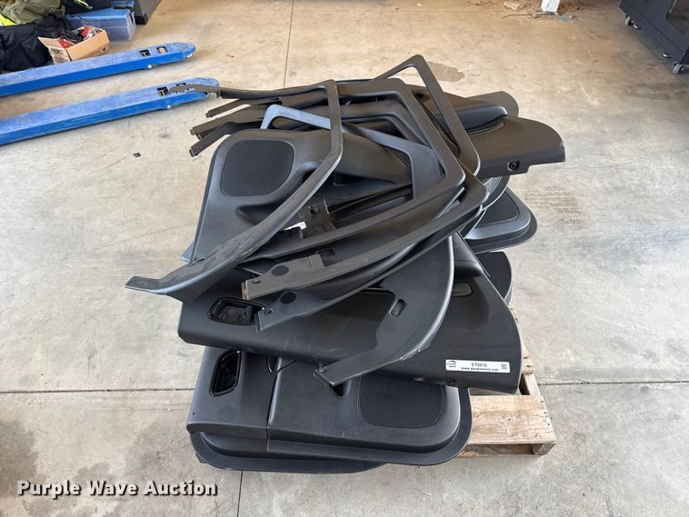image for item ET6016 (8) Dodge Durango rear door panels