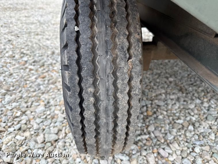 image for item ET6032 1999 T&J FL-1D light plant