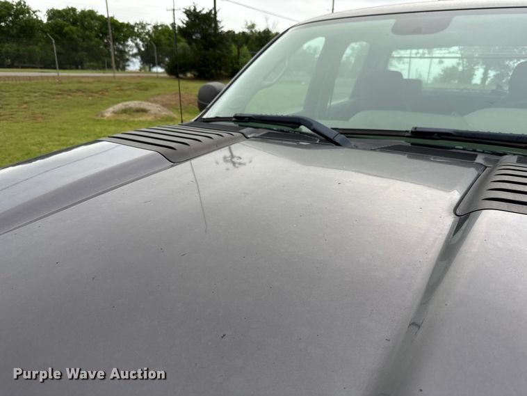 image for item ET6087 2011 Chevrolet Silverado 3500HD Crew Cab pickup truck