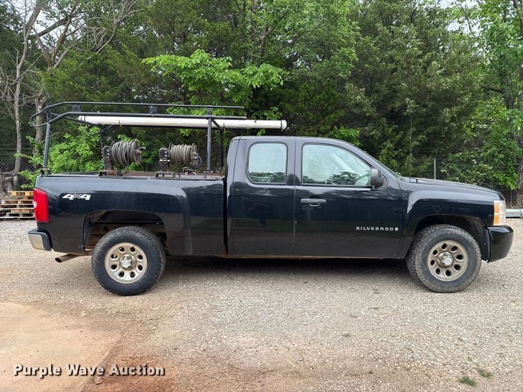 image for item ET6088 2008 Chevrolet Silverado 1500 Ext. Cab pickup truck