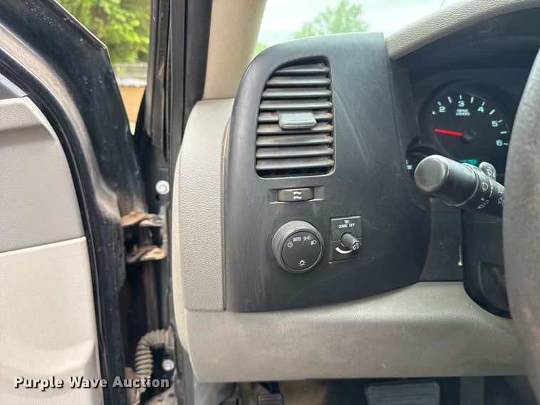 image for item ET6088 2008 Chevrolet Silverado 1500 Ext. Cab pickup truck