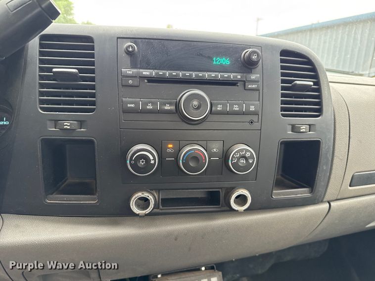 image for item ET6088 2008 Chevrolet Silverado 1500 Ext. Cab pickup truck
