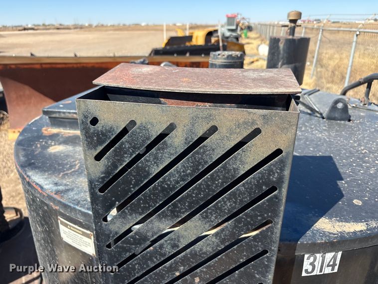 image for item EU0431 1999 Crafco melter applicator