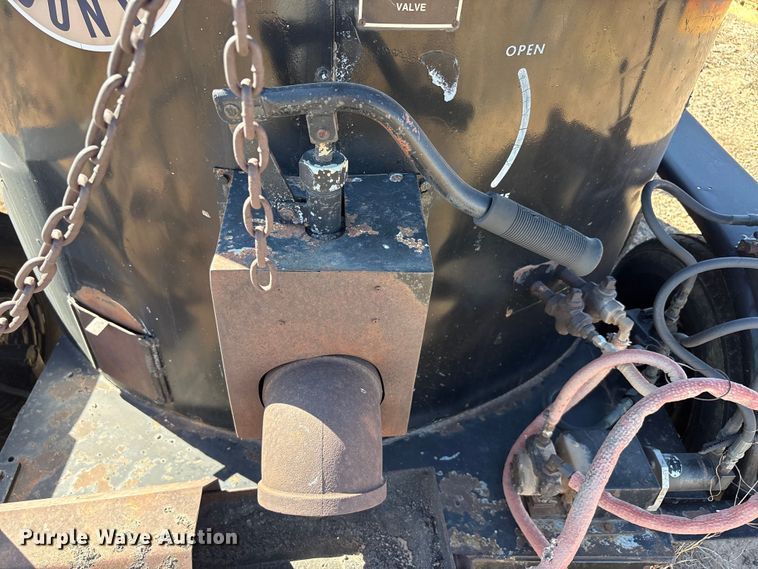 image for item EU0431 1999 Crafco melter applicator