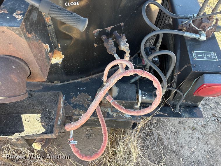 image for item EU0431 1999 Crafco melter applicator