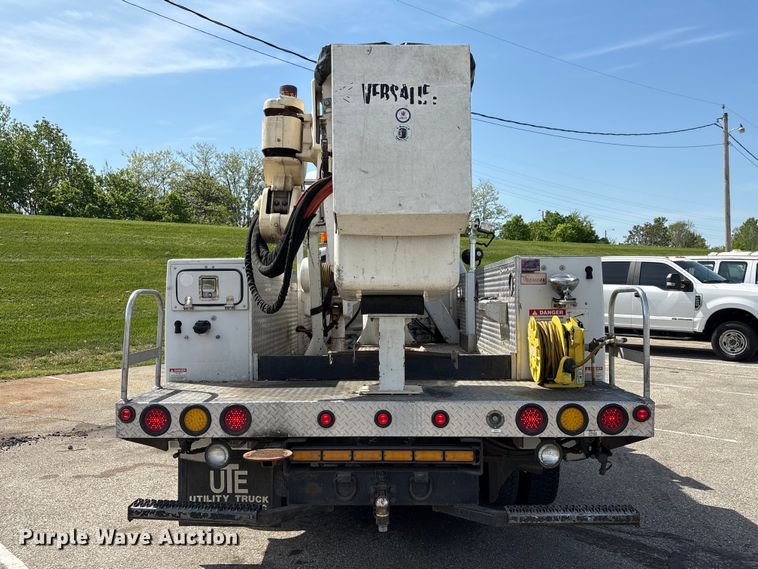 image for item EU0549 2010 Ford F550 Super Duty bucket truck