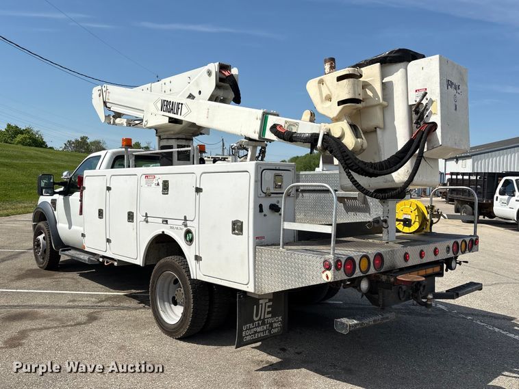 image for item EU0549 2010 Ford F550 Super Duty bucket truck