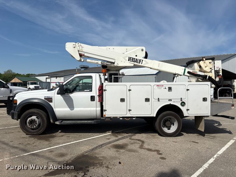 image for item EU0549 2010 Ford F550 Super Duty bucket truck
