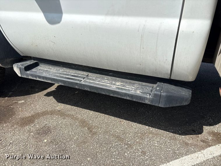 image for item EU0549 2010 Ford F550 Super Duty bucket truck