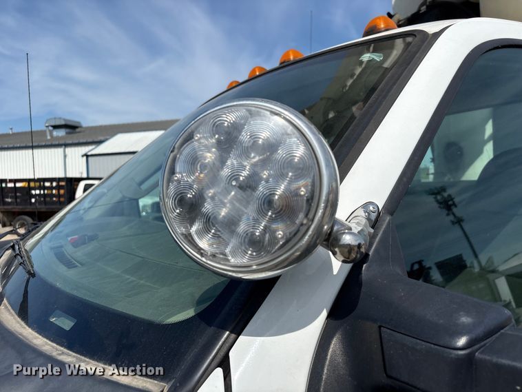 image for item EU0549 2010 Ford F550 Super Duty bucket truck