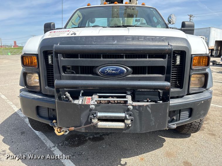 image for item EU0549 2010 Ford F550 Super Duty bucket truck