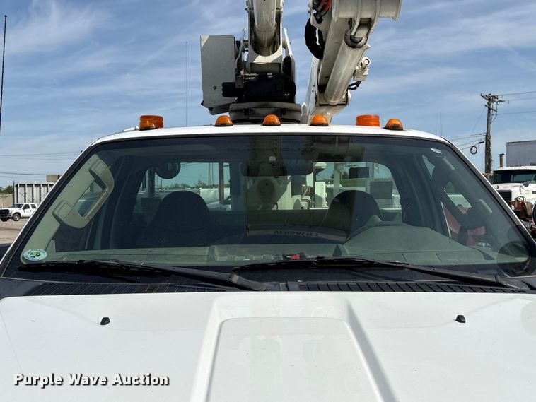 image for item EU0549 2010 Ford F550 Super Duty bucket truck