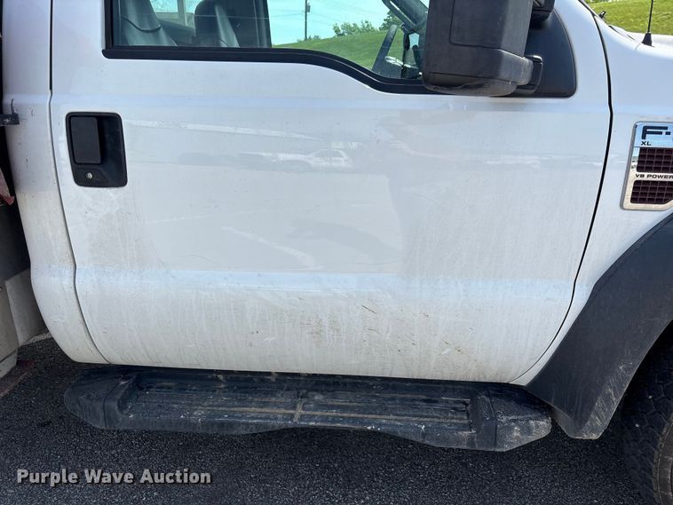 image for item EU0549 2010 Ford F550 Super Duty bucket truck