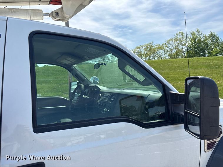 image for item EU0549 2010 Ford F550 Super Duty bucket truck