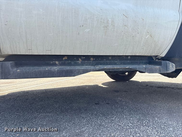 image for item EU0549 2010 Ford F550 Super Duty bucket truck