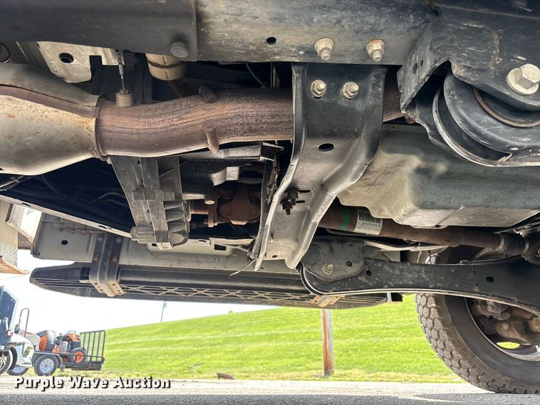 image for item EU0549 2010 Ford F550 Super Duty bucket truck