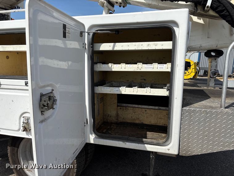 image for item EU0549 2010 Ford F550 Super Duty bucket truck