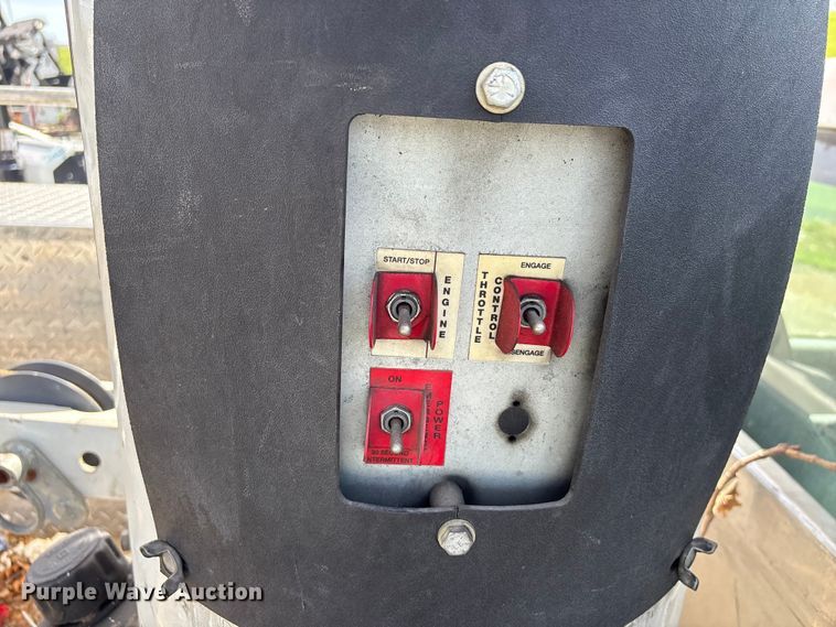 image for item EU0549 2010 Ford F550 Super Duty bucket truck