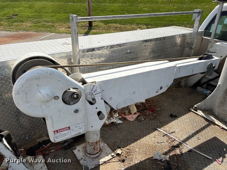 image for item EU0549 2010 Ford F550 Super Duty bucket truck